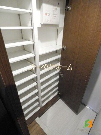 PEAKS神田の物件内観写真